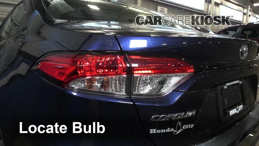 2021 Toyota Corolla LE 1.8L 4 Cyl. Éclairage Feu clignotant arrière (remplacer l'ampoule)